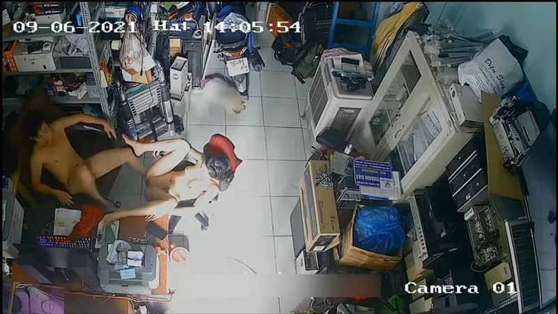 Vợ yêu ông chồng đụ nhau trong của củ khoải máy tính